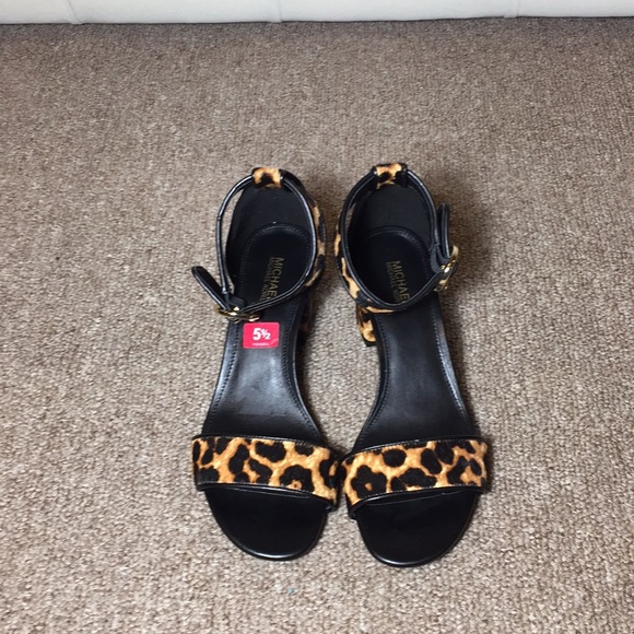 ** SOLD** Leopard Sandals Michael Kors - Picture 2 of 9